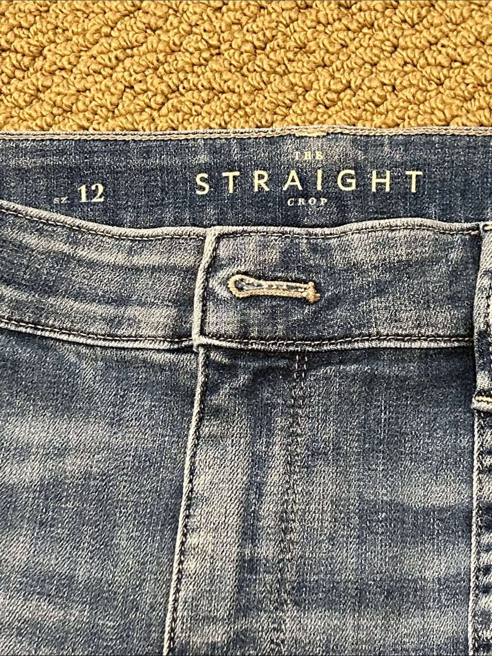 WHBM The Everyday Soft High Rise Straight Crop Jean size 12 Patch Pockets FLAW - Picture 6 of 16